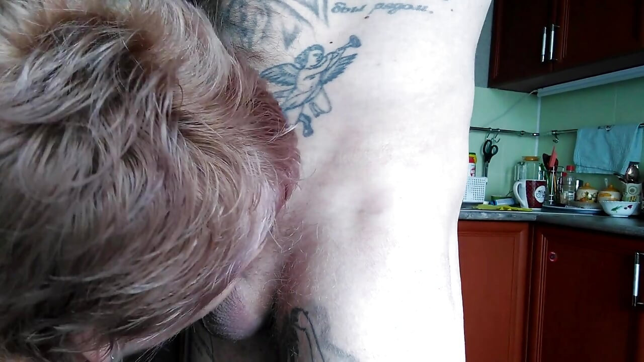 Gordinha milf adora receber uma boca cheia de porra depois de um boquete 8