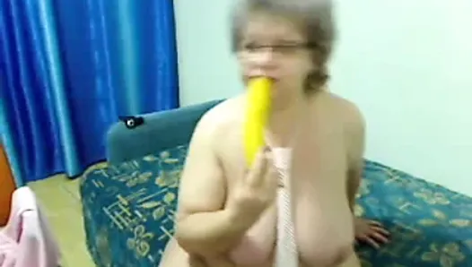 Fat granny nude front cam R20