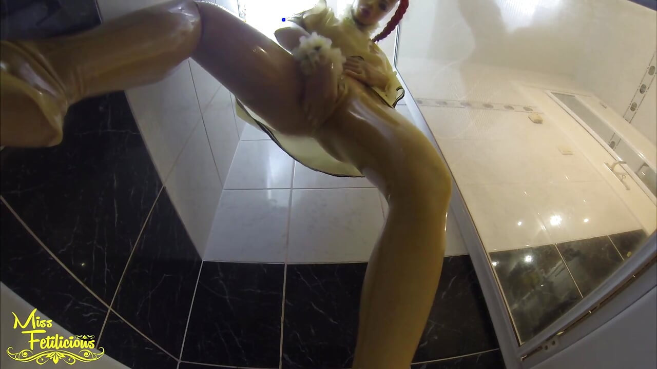 POV ฉี่ใส่คุณในห้องอาบน้ํา