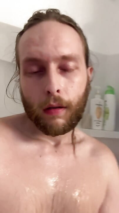 Napalio sam se pod tušem