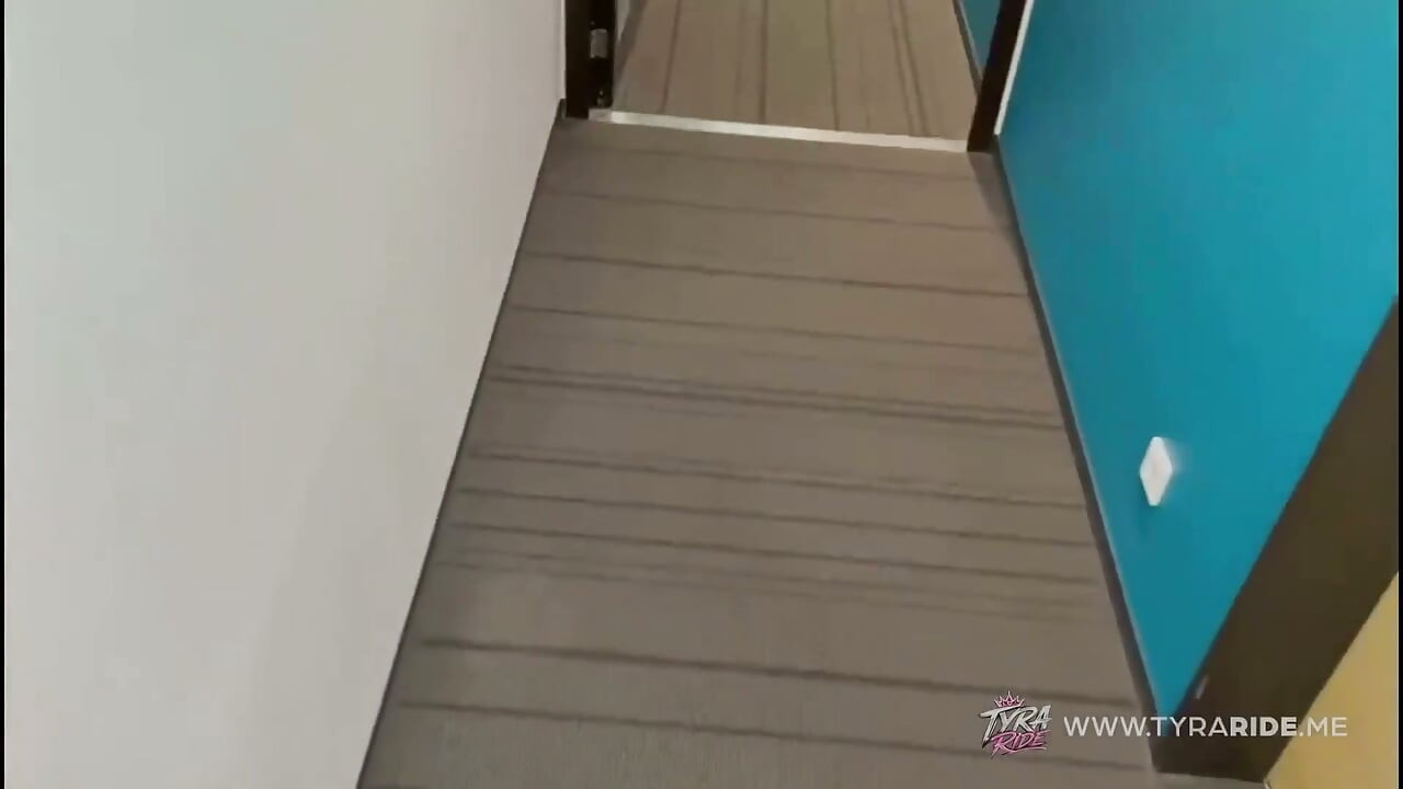 Tante semok bertato dientot habis-habisan di kamar hotel