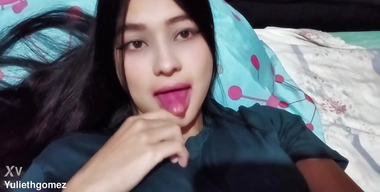 媽的，這個玩具真好吃，吸我的雞巴