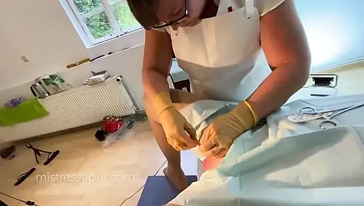 Nyonya April dominatrix - menjahit kontol klinis