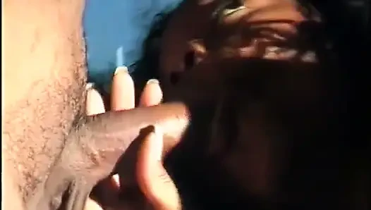 Tubuh hitam sempurna menjilati memek ngentot memek