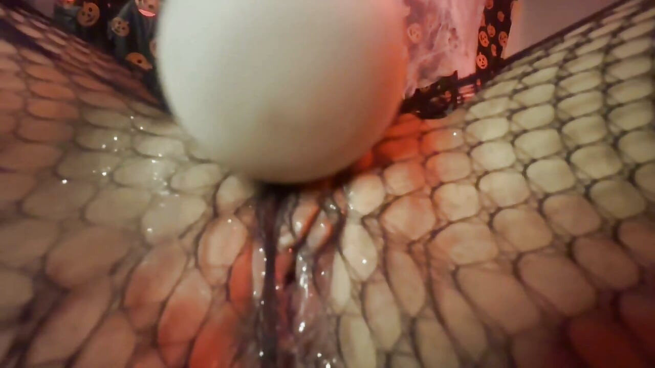 Alt lány harisnyában tönkreteszi a punáját - öklözés, spriccelés, szopás, fejés, pisilés, ahegao, lovaglás, dohányzás, Halloween
