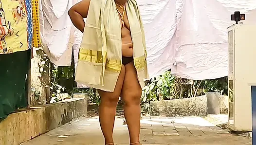 Cewek imut india dengan baju tradisional lagi pamer tubuh aduhainya, bugil total