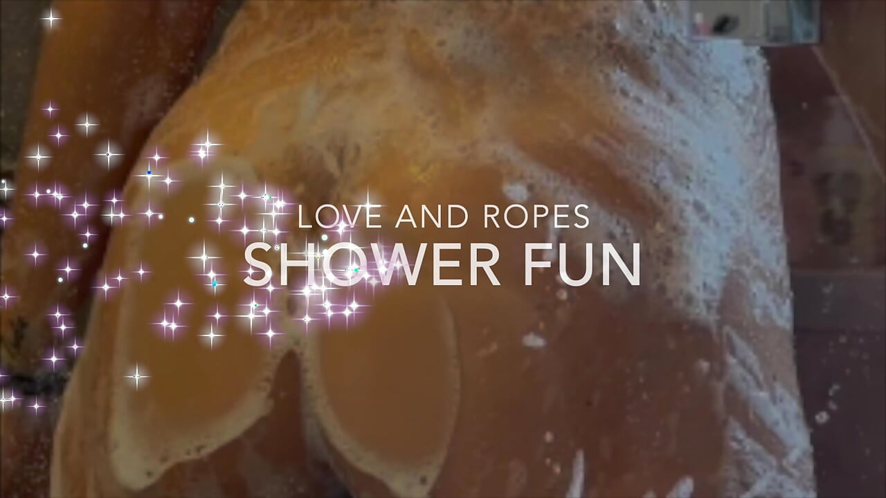 Hot MILF Invites a Man in to Her Shower and Gives a Good Blowjob and Rimjob Before Getting Fucked!