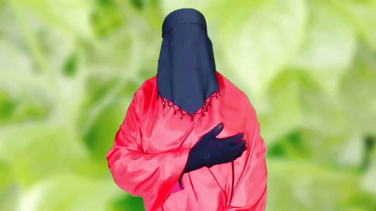 Bangladesh hermosa mujer con burqa masturbándose sexo y hablar sucio