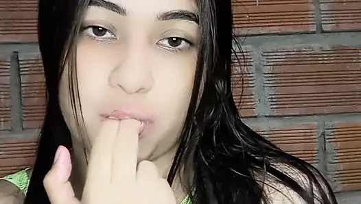 Üvey annenize doğru elbiseyi seçmesinde yardım edin, o da içine boşalmanıza izin verir
