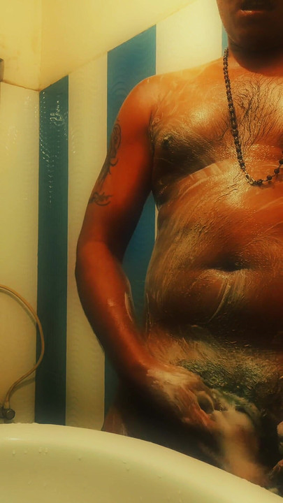 Must-share moment from "A Kolkata boyfriend making nude video at bathroom for his girlfriend"