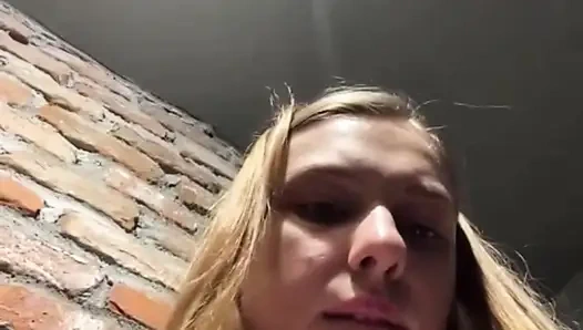 Squirting in der Öffentlichkeit so hart