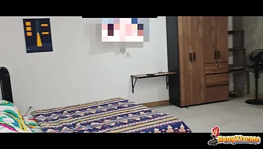 Büyük götlü siyah bir kadın hayranını sikmeme karşılık benimle seks yapıyor