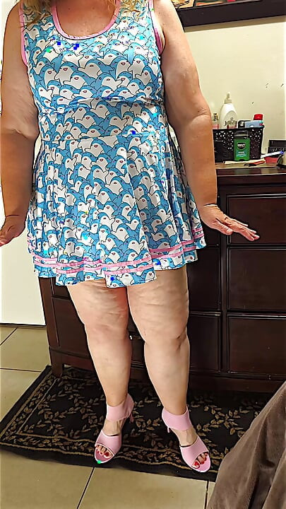 Woman in dress no panty showing off big fat pussy and huge ass after returning home after getting fucked by strangers