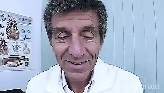 Kirli Doktorun Ofisinde Üçlü Seks