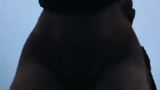 Cewek mungil pinay dientot di kamar mandi umum sambil meringis keenakan sambil ngomong jorok