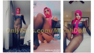 Wunderschöne arabische Transe im Hijab - Solo-Dildospaß (Mikah Doll)