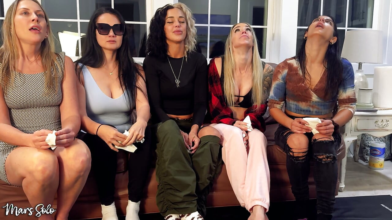 5 Girls Try Sneezing Powder - Mars Solo, Sinthia Bee, Sexy Sara Bee, and Andi Vicious Are All Introduced to Sneezing Powder for