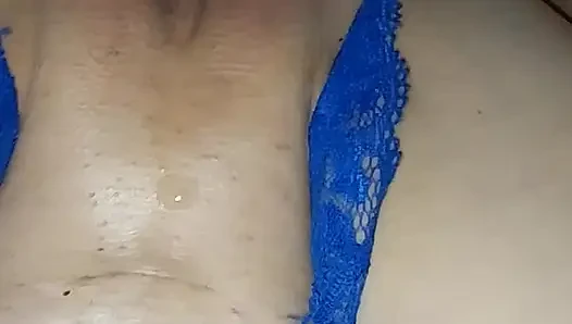 Memek mungil mungil basah yang cantik
