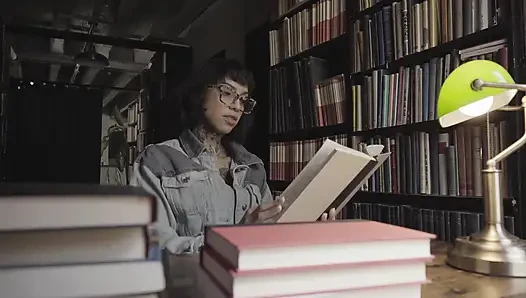 Dicke schlampe mit dicken titten lässt fremden creampie in der bibliothek ravyn alexa peter hooke