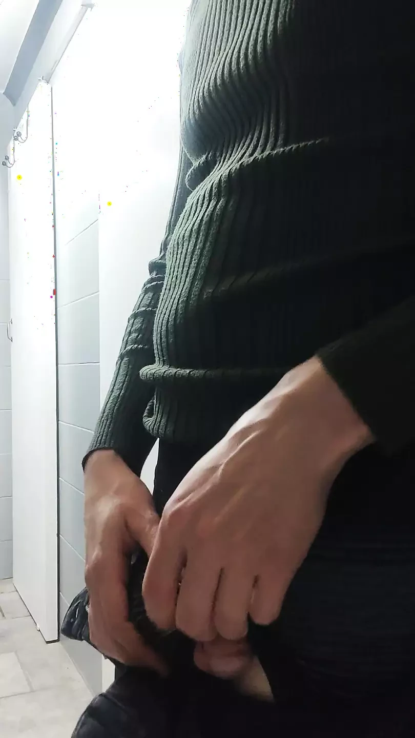Kinky se svlači i igra se pre spavanja