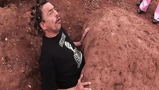 Kumda Gömülü Güzellik: Vahşi Açık Hava Fetiş Seks