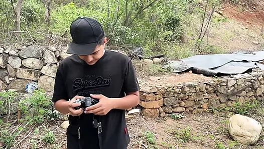 Garip büyük bir kızla ilk fotoğraf çekimiydim ve sonunda tam içine boşaldım