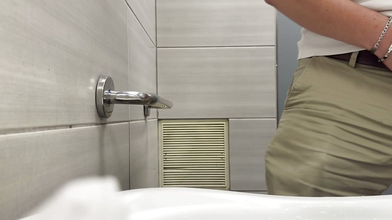 That Huge Cock Takes Center Stage