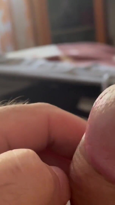 为肮脏的饥渴奴隶痛苦地自慰 | 短片 1