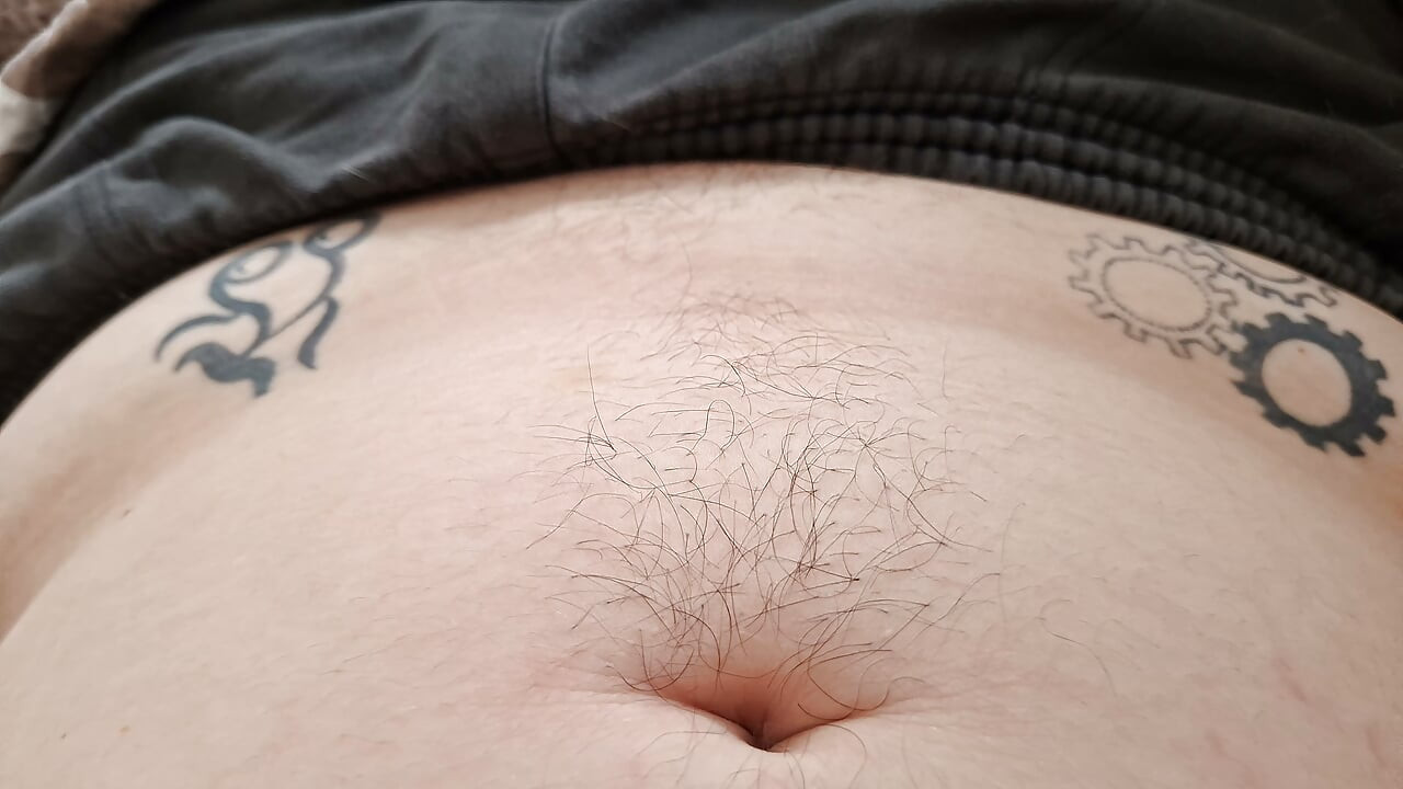 Uctívání mé chlupaté bbw bellybutton