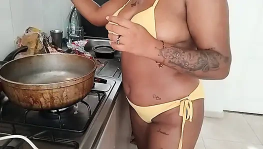 Musim 4 - 50 Nuansa Lil Latina 6