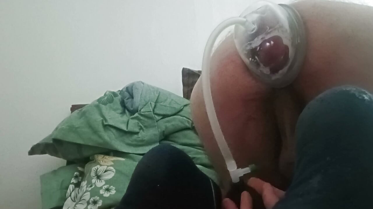Pumping my asspussy