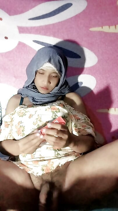 دختر زیبایی که می‌خواد با صورت قشنگش به خونه بره