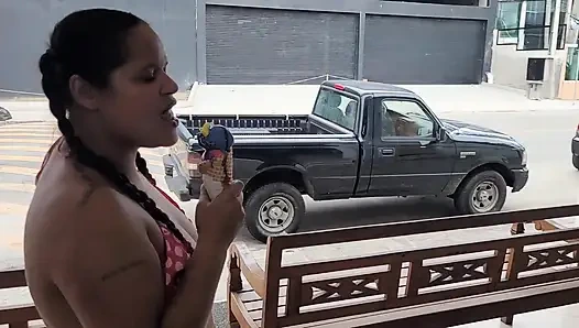 Lezzetli bir çikolatalı dondurma