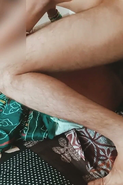 Desi Stepmom in Green Sari Hot Fuck. Indian Village Sex.
