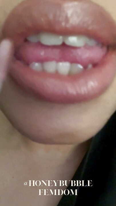 Nago Lipgloss Lip Fetish, Kult warg, Femdom