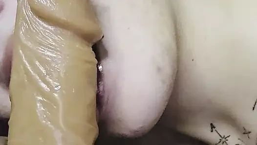 Oral seks kraliçesi nasıl yapıldığını gösteriyor