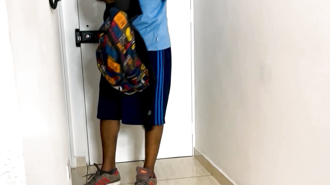 01. HUGE BLACK SKATER RAW FUCKED THE BLONDE TRANS CUMSLUT