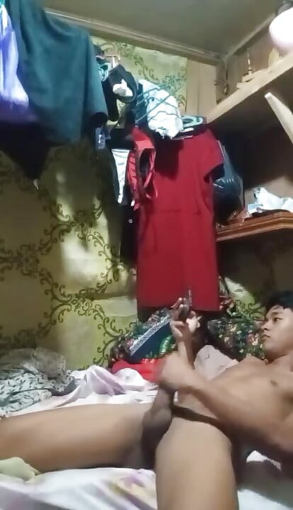 Filipino Twink Gets Covered in Hot Sticky Cum