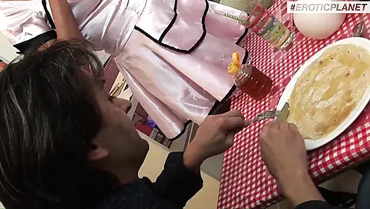 Büyük memeli sarışın - sert üçlü seks