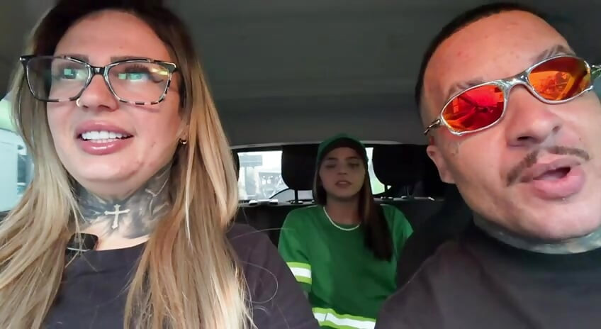 Hottie przyszedł dać cipkę wszystkich pozycji do nas na czworakach z boku i nadal przyszedł do moich ust, ale była gary i mówił o