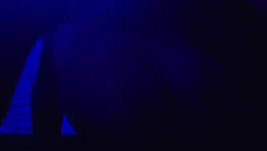 Kakak ipar bercinta dengan sangat baik di malam hari