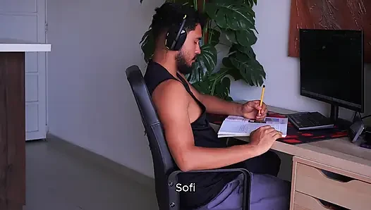 Latin üvey kız kardeşim laboratuvarıma oturuyor ve elimden bir şey geliyor - dölleme - sofi becker