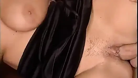 Vollbusig in amateur-sex in PECCATI DI UNA CASALINGA, szene 06