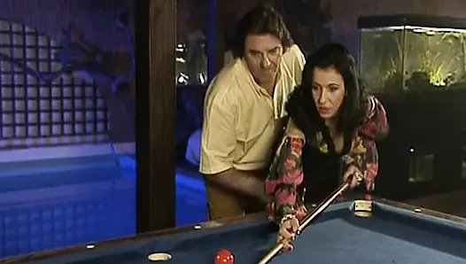 Немецкие шлюшки идеальной формы занимаются анальным удовлетворением в горячей оргии