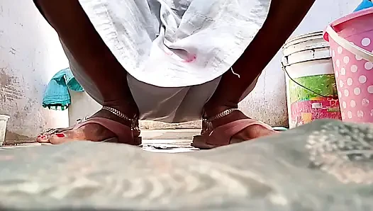 Desi 25-year-old Horny Village Girl Geeta Bhabhi Masturbation Video, Gee...