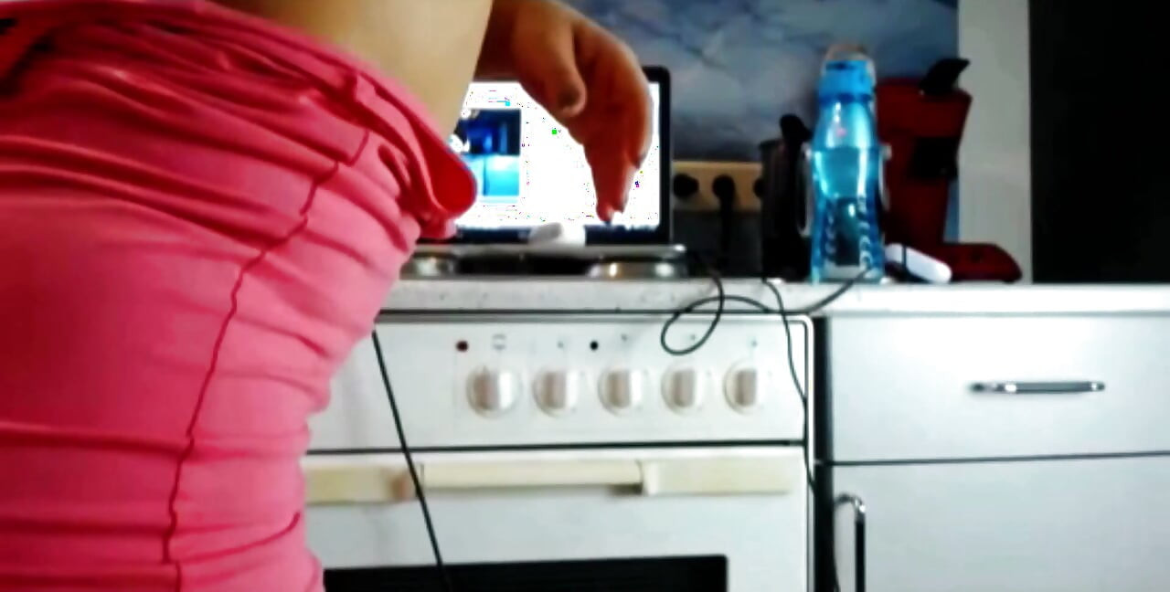 Sexydea Flashing Ass on Live Webcam