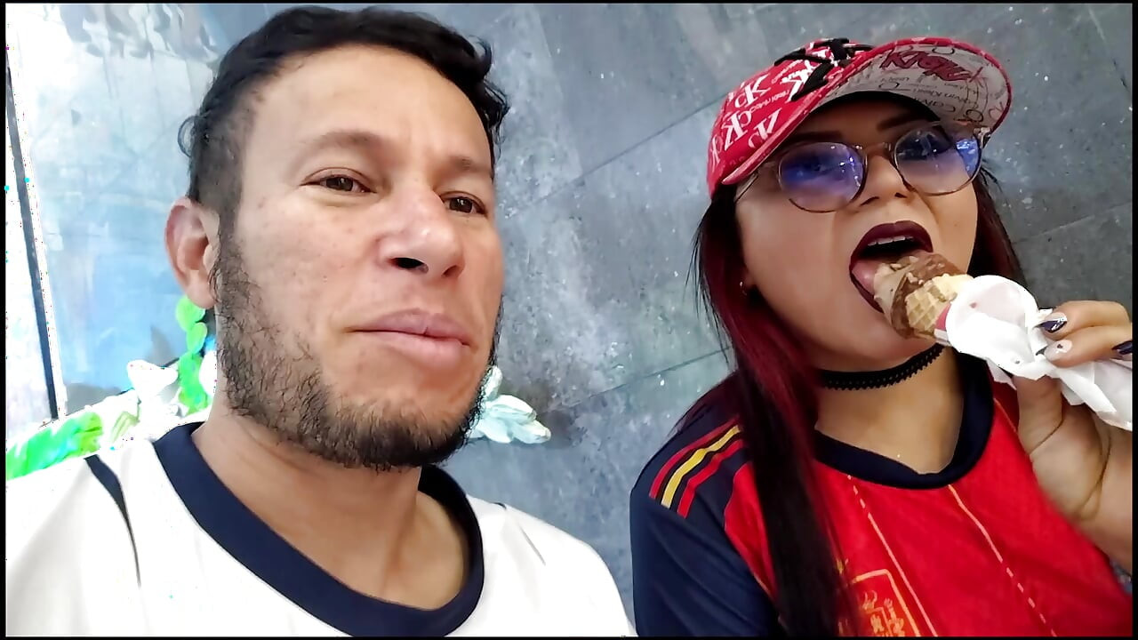 MY NEW ADVENTURE AT THE MALL. I MET A BEAUTIFUL, HOT, AND FRIENDLY LADY