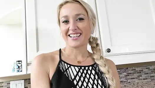 Lonely Skinny Housewife Creampied