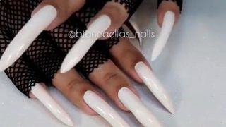 Perfecte en enorme sexy witte nagels