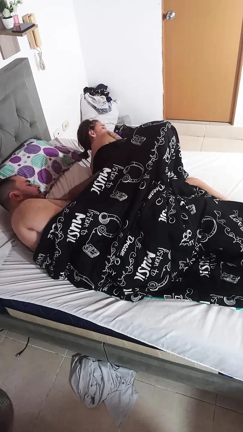 我的爱人给我拍摄一段视频。